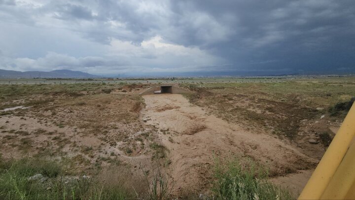 جاری شدن سیل از سمت روستای لنگر در بجنورد