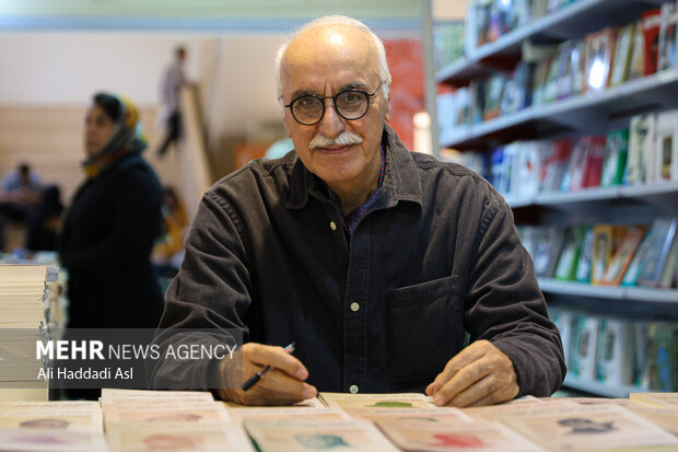 داریوش مودبیان در سی و پنجمین نمایشگاه کتاب تهران