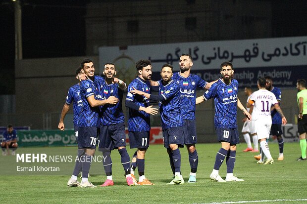مرحله یک چهارم جام حذفی کشورگل گهر سیرجان و هوادر تهران