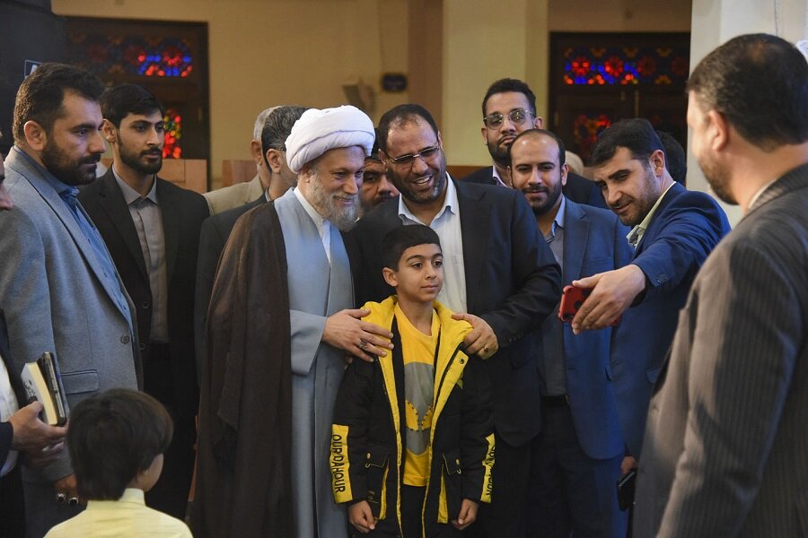 وزیر آموزش و پرورش به شیراز سفر کرد