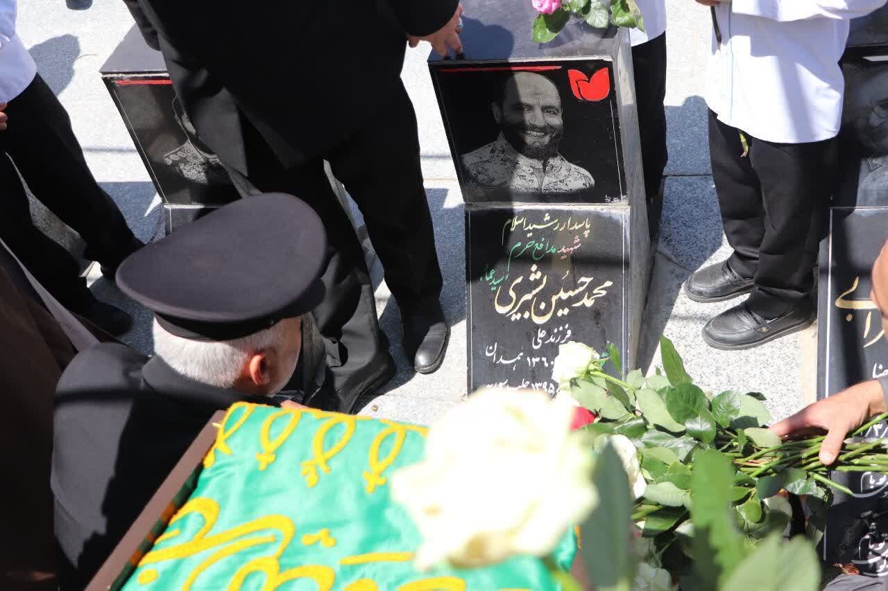 حضور سفیران رضوی در آئین غبارروبی از مزار شهدای باغ بهشت همدان