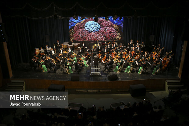 اجرای مشترک ارکستر سمفونیک کشور تاجیکستان با اعضای ارکستر سمفونیک فارس