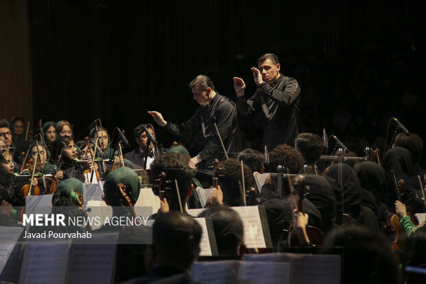 اجرای مشترک ارکستر سمفونیک کشور تاجیکستان با اعضای ارکستر سمفونیک فارس