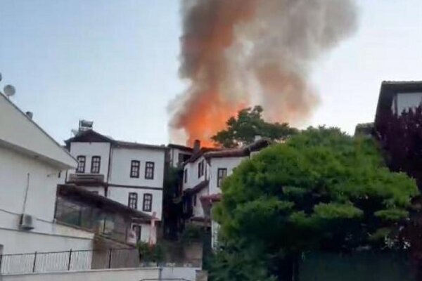 Beypazarı'ndaki yangında 6 konak zarar gördü
