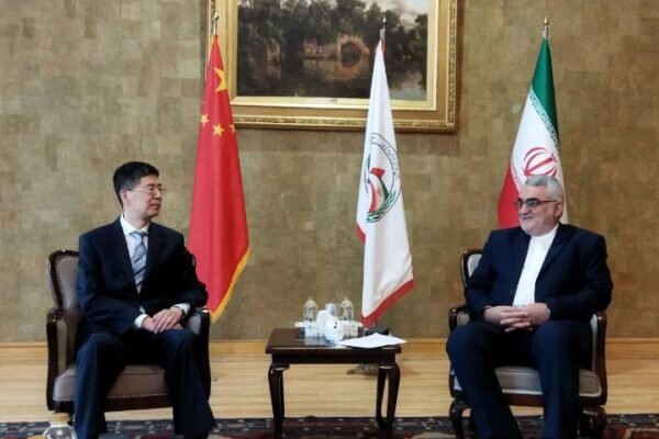 بروجردي: يتعين على الصين أن تحترم سياسة إيران فيما يتعلق بسلامة أراضينا