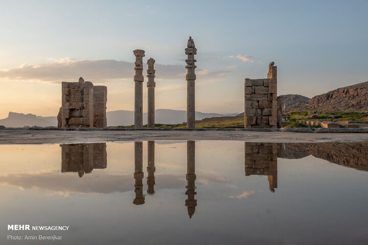 جام زرین خشایارشا در تختجمشید مورد بازدید عمومی قرار گرفت