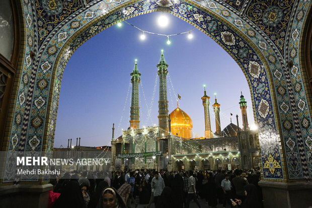 İran'da Reisi için dua ediliyor