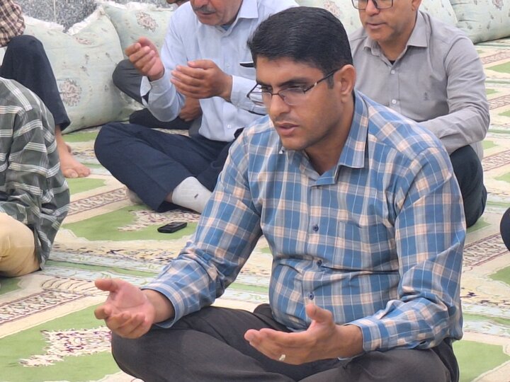 دعای توسل برای سلامتی رئیس جمهور و همراهان در گناوه برگزار شد