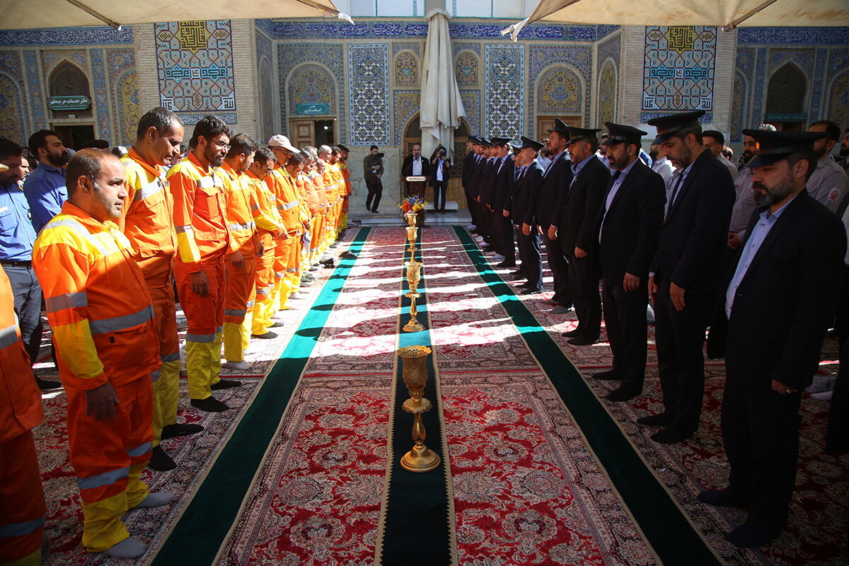 خطبهخوانی خادمان حرم بانوی کرامت باحضور دستگاههای اجرایی+تصاویر