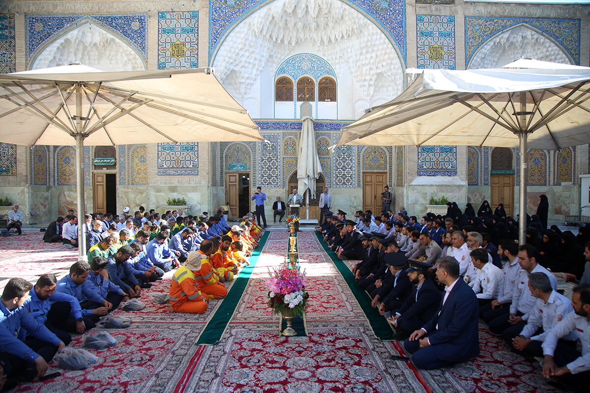 خطبهخوانی خادمان حرم بانوی کرامت باحضور دستگاههای اجرایی+تصاویر