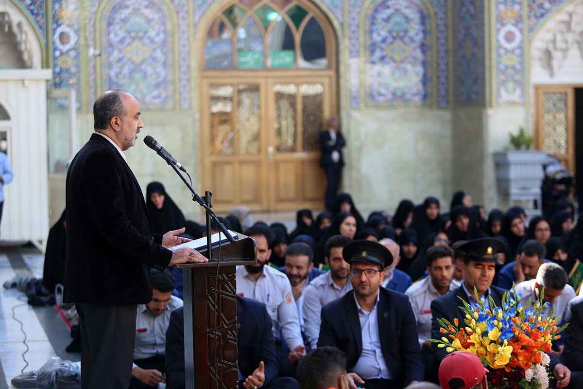 خطبهخوانی خادمان حرم بانوی کرامت باحضور دستگاههای اجرایی+تصاویر