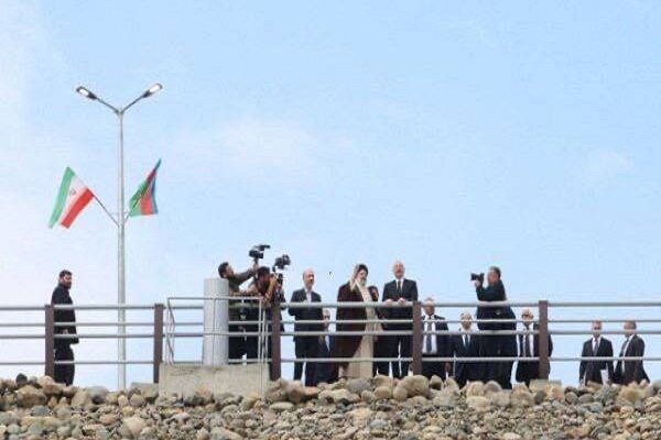 Iran, Azerbaijan presidents meet before dam inauguration