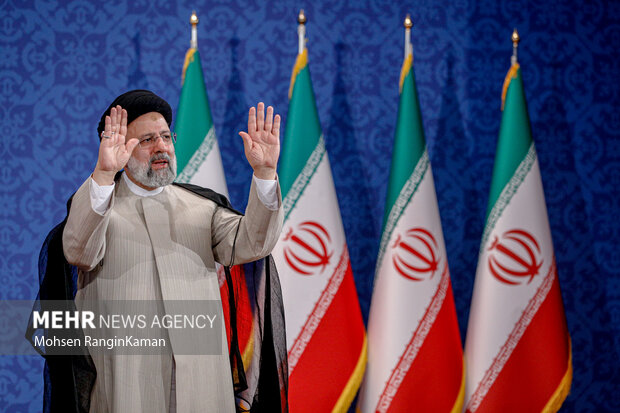 «سیمرغهای آسمان» در سالروز شهادت شهدای خدمت تماشایی شدند