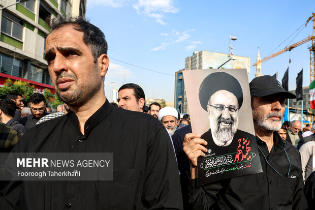 Tehraners mourn martyrdom of former Pres. Ebrahim Raeisi