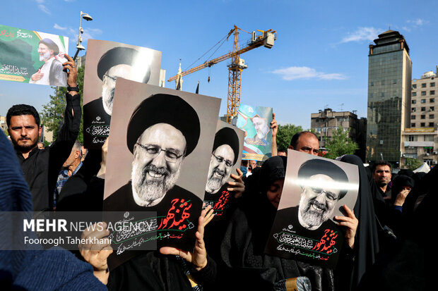 Tehraners mourn martyrdom of former Pres. Ebrahim Raeisi
