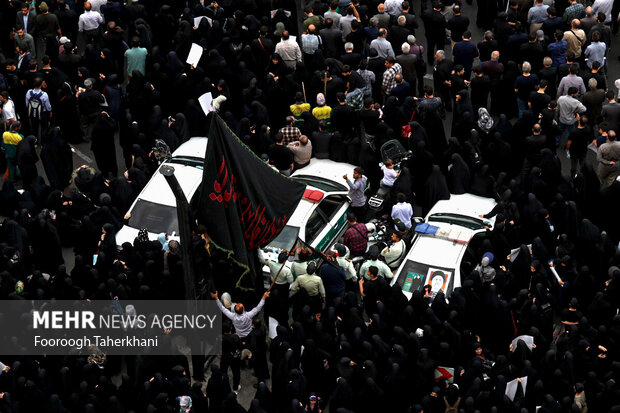 Tehraners mourn martyrdom of former Pres. Ebrahim Raeisi