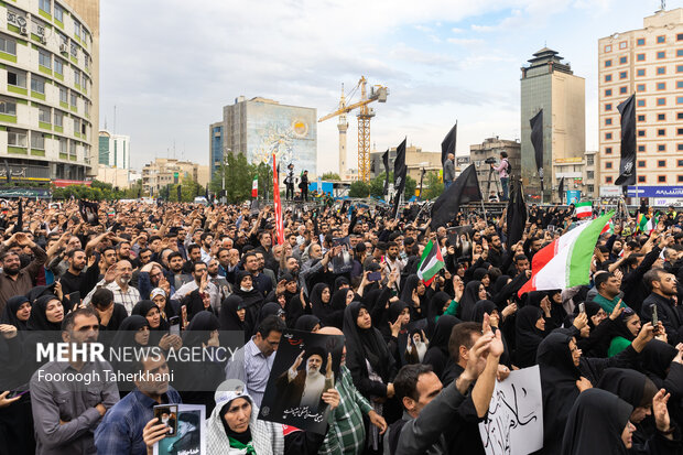 اجتماع مردم تهران در سوگ «سید شهیدان خدمت» - ۱