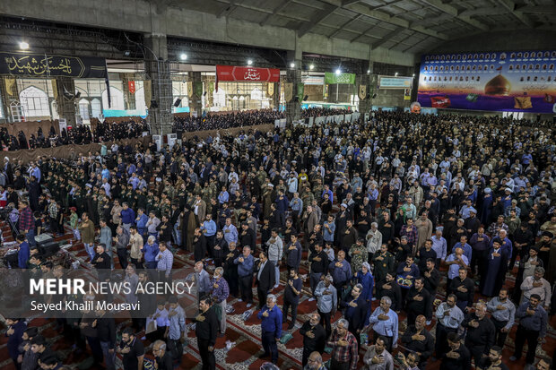 تجمع بزرگ اهوازی ها به یاد رئیس جمهور شهید و همراهان