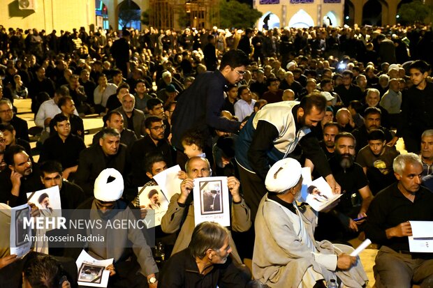 
People in South Khorasan mourn for Pres. Raeisi