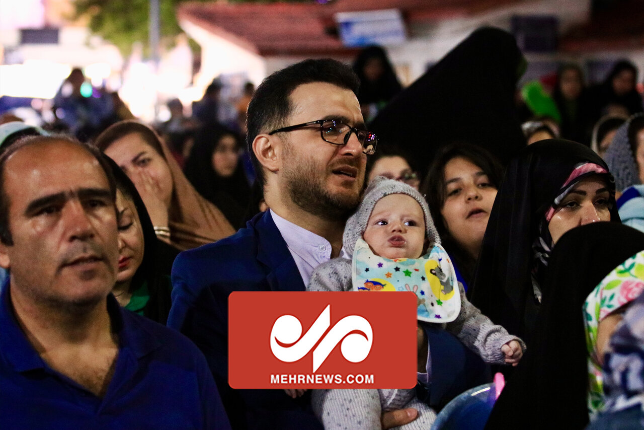 تجمع خودجوش تهرانی‌ها در مراسم دعا برای سلامتی رییس جمهور