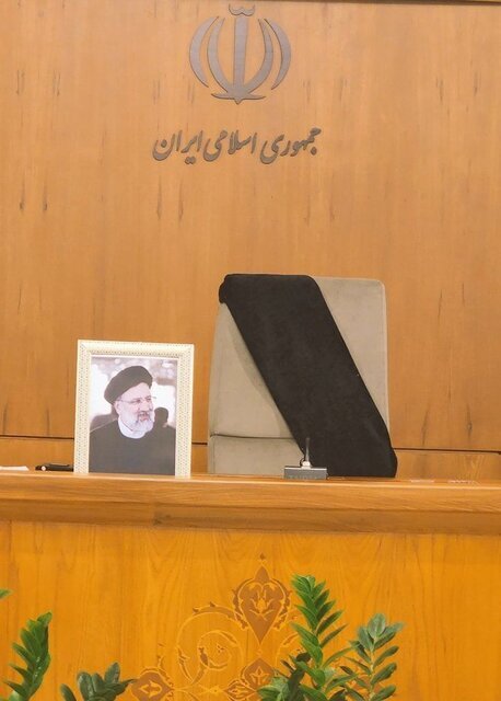پیام تسلیت وزیر اقتصاد؛ گریه نمیدهد امان