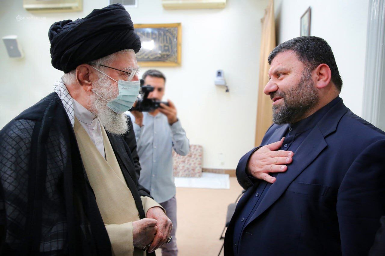 نبذة من لقاءات الشهيد رئيسي ورفاقه مع قائد الثورة الاسلامية