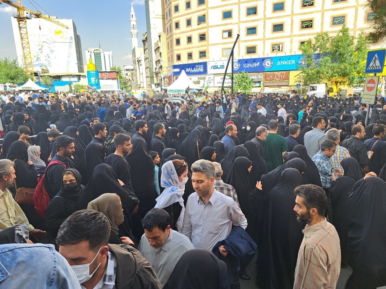 اجتماع مردم تهران در پاسداشت شهدای خدمت برگزار شد