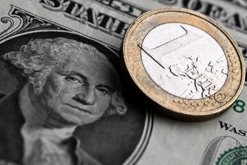 نرخ ارزهای مبادله ای ۳۰ خرداد؛ ثبات قیمت دلار و افزایش اندک یورو