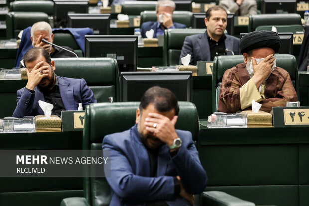 مجلس در سوگ رئیس جمهور شهید