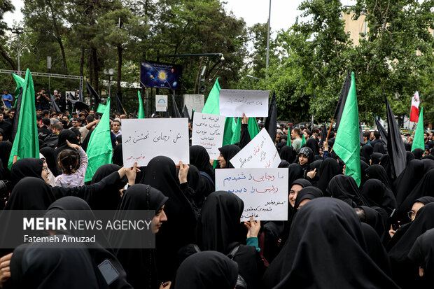 عزاداری دانشجویان در سوگ شهدای خدمت