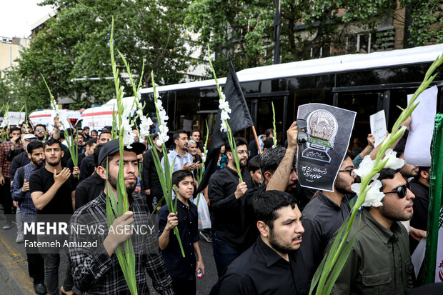 عزاداری دانشجویان در سوگ شهدای خدمت