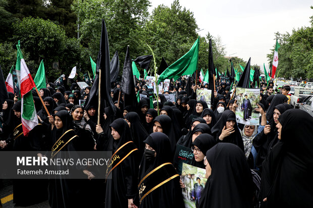 عزاداری دانشجویان در سوگ شهدای خدمت