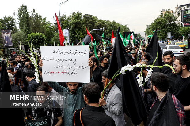 عزاداری دانشجویان در سوگ شهدای خدمت