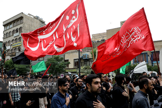 عزاداری دانشجویان در سوگ شهدای خدمت