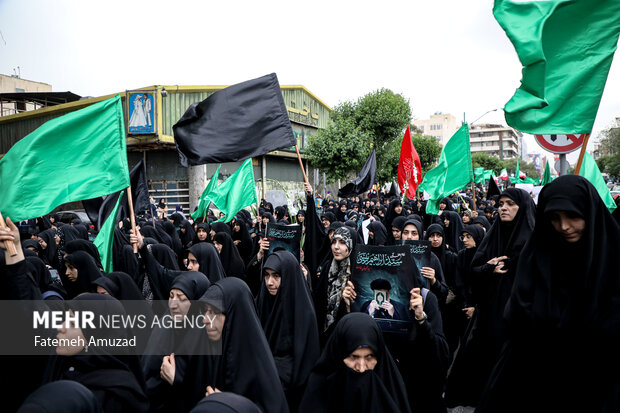 عزاداری دانشجویان در سوگ شهدای خدمت