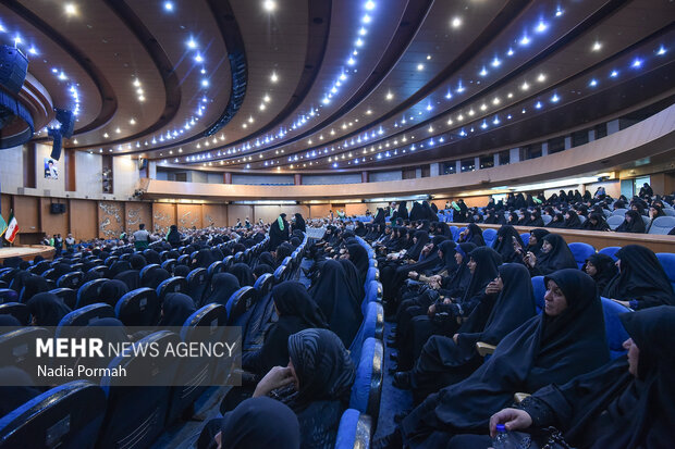 عزاداری خادمیاران رضوی در سوگ سیدالشهداء خدمت