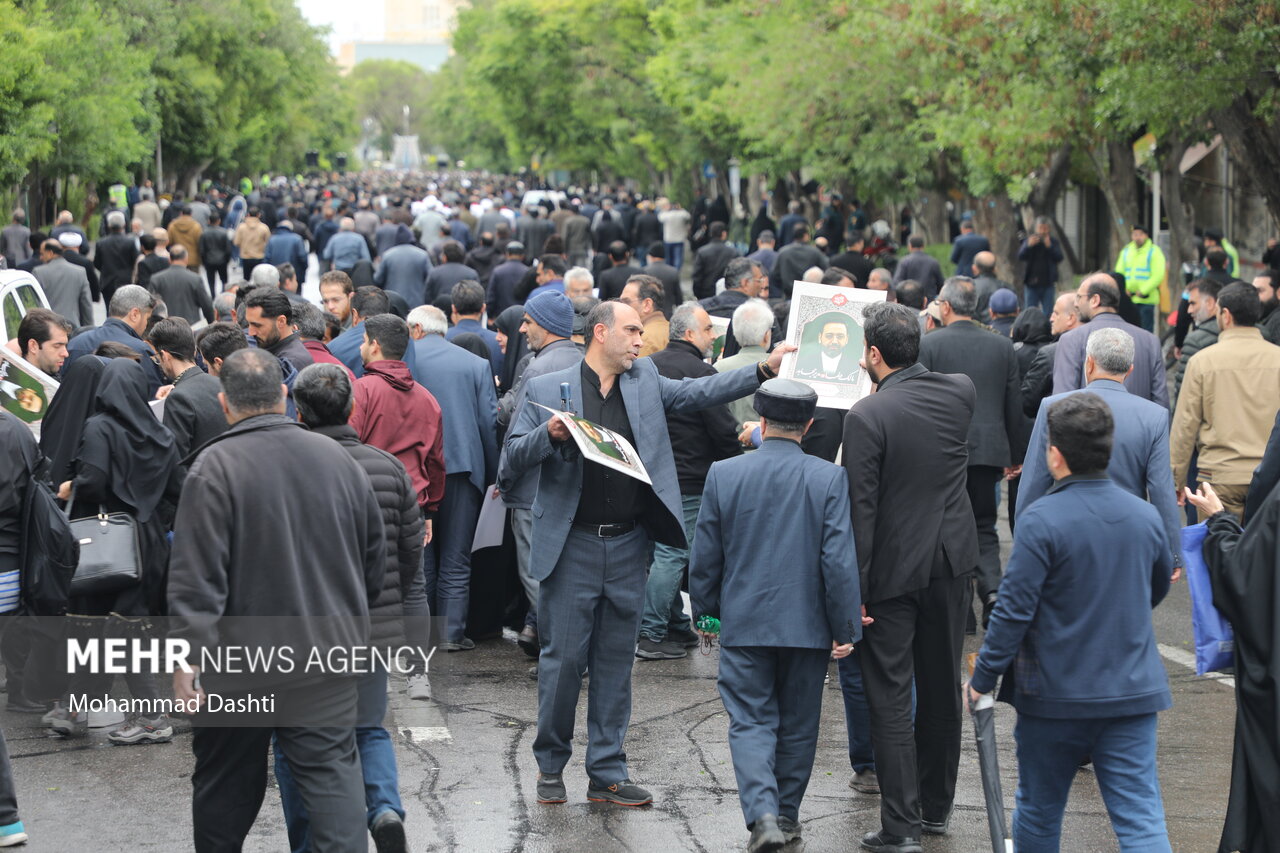 روضه خوانی در مراسم تشییع پیکر شهید رییسی و خادمان مردم در تبریز