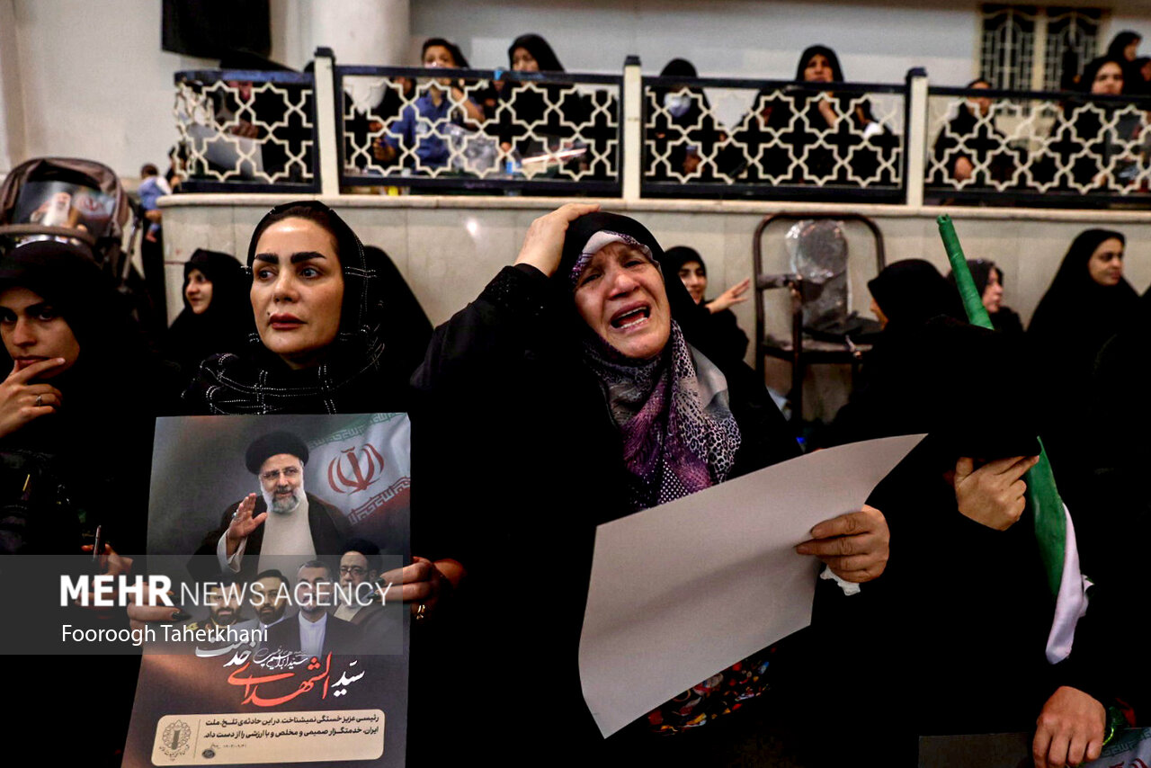 آغاز مراسم وداع با «شهدای خدمت» در مصلی امام خمینی(ره)