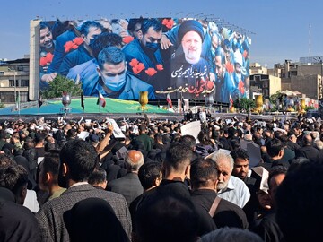 Tehran people said last goodbye to martyred President, FM
