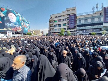 تہران میں شہداء کی نمازہ جنازہ، معروف پاکستانی فوٹوگرافر نے کیا کہا؟