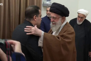 VIDEO: Leader's meeting Iraqi PM Sudani in Tehran