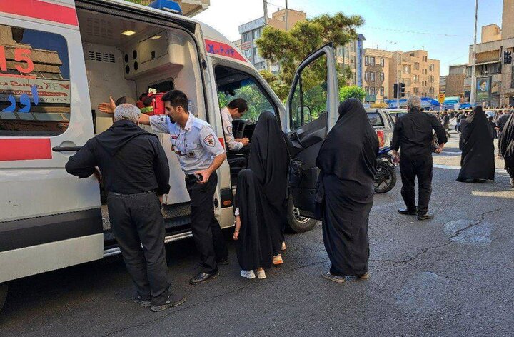 خدمات رسانی نیروهای اورژانس در مراسم تشییع شهدای خدمت