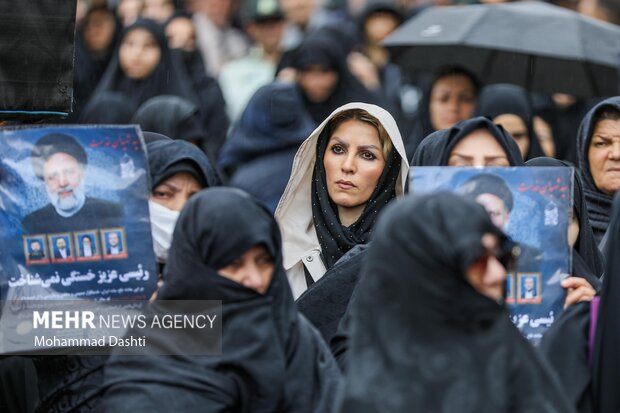 تجمع اردبیلی ها در سوگ رئیس جمهور شهید و یارانش