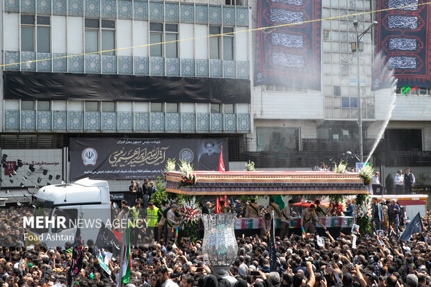مراسم تشییع پیکر شهدای خدمت در تهران-2
