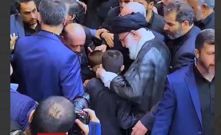 VIDEO: Leader embracing President Raeisi grandchildren 