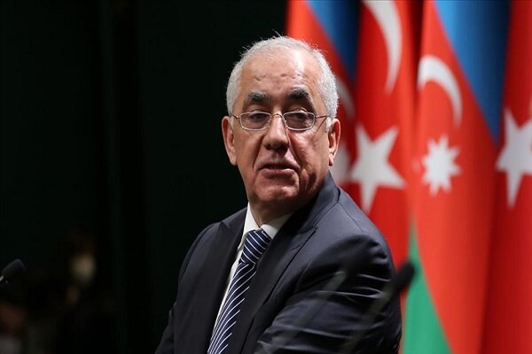 Azerbaycan Başbakanı anma törenin yapılacağı salona geldi