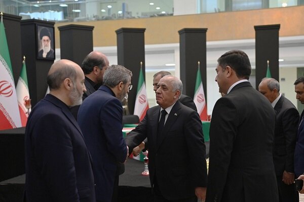 Azerbaycan heyeti Reisi'nin cenaze törenine katıldı Azerbaycan heyeti Reisi'nin cenaze törenine katıldı