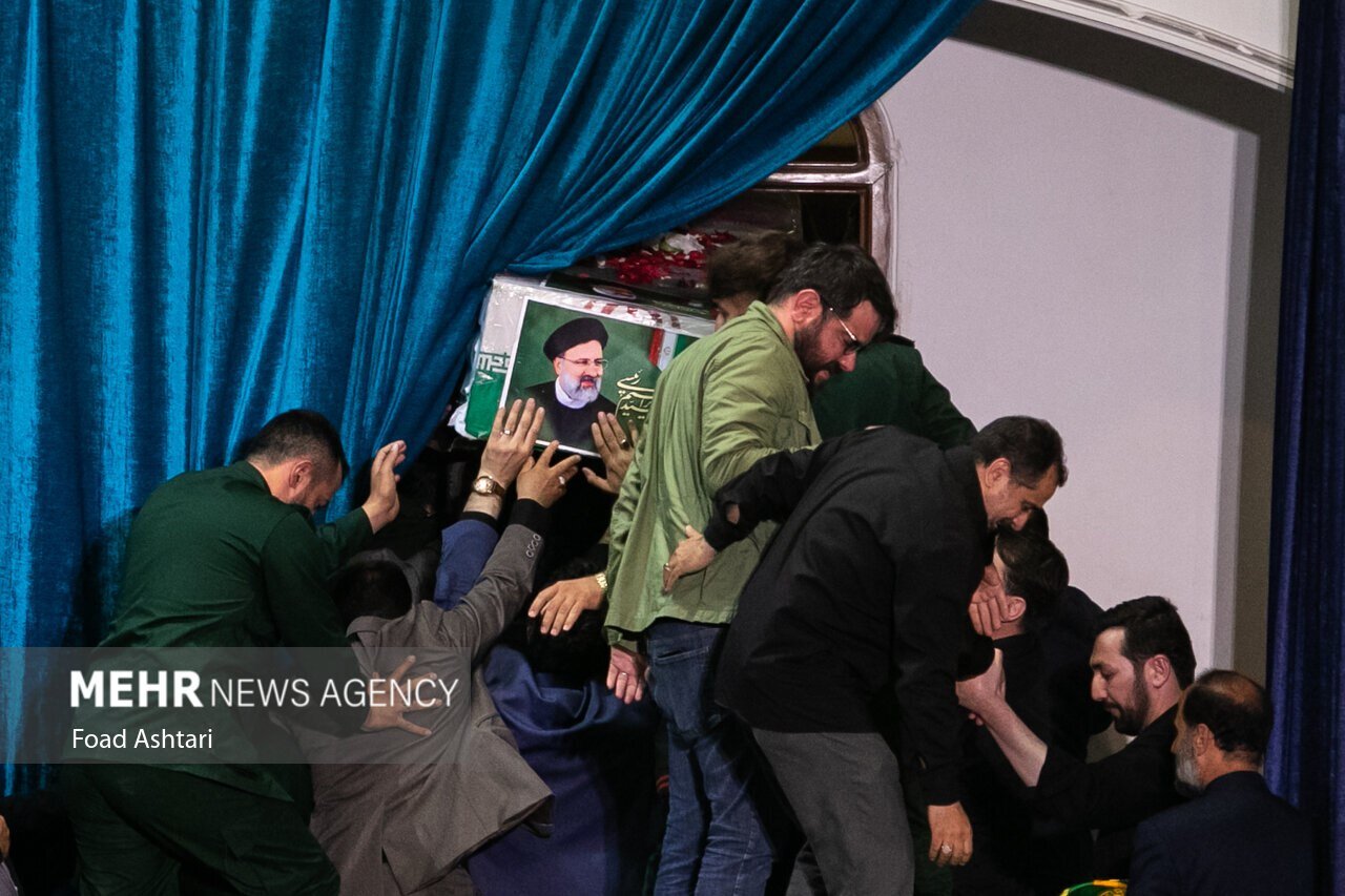 مصلای تهران هم باور نمیکند!