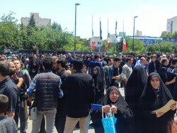 انتظار میلیونی مردم مشهد برای رسیدن پیکر خادم الرضا