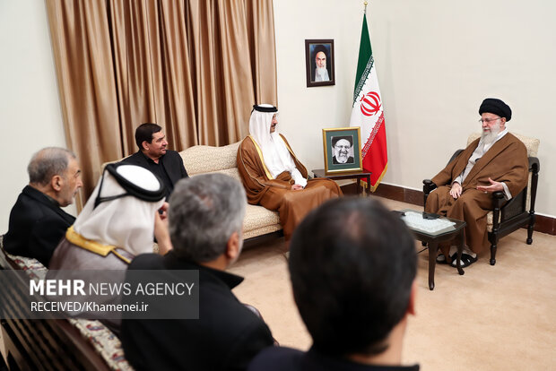 قائد الثورة يؤكد ضرورة  استمرار تطوير التعاون بين طهران والدوحة